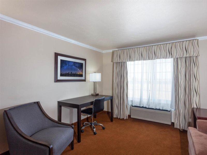 Ramada By Wyndham Moses Lake Exterior photo
