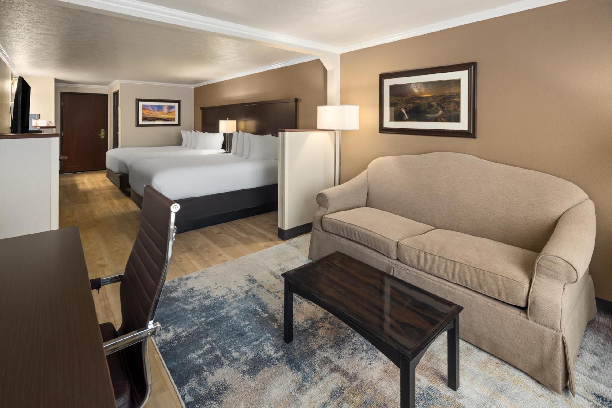 Ramada By Wyndham Moses Lake Exterior photo