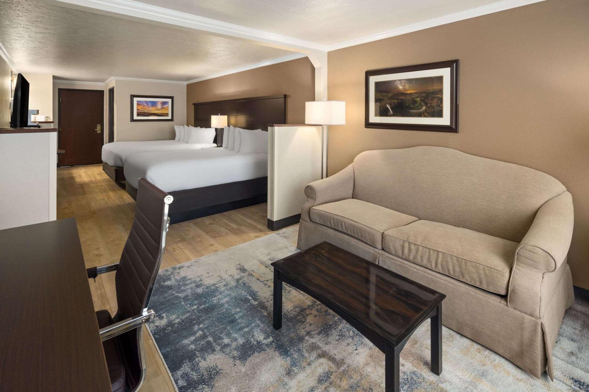 Ramada By Wyndham Moses Lake Exterior photo