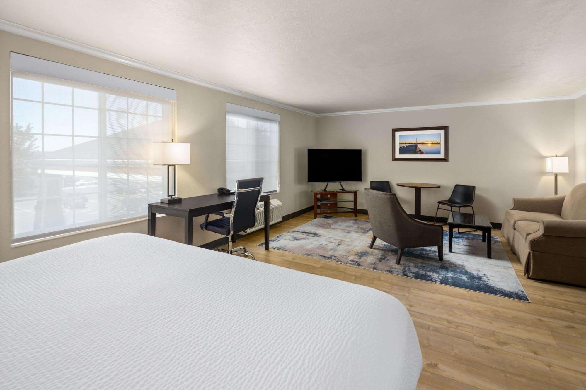Ramada By Wyndham Moses Lake Exterior photo